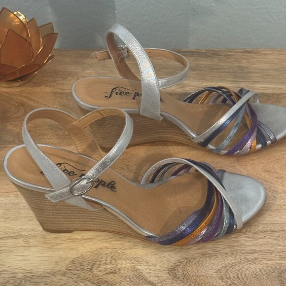 Free People Golden Hour Metallic Wedge Heels – Silver/Blue – Size 38, US 8 - Picture 4 of 11